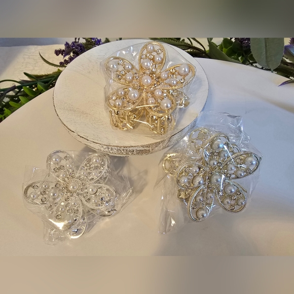 Flower Metal Claw Clips Bundle of 3 * Read Details - Picture 8 of 9